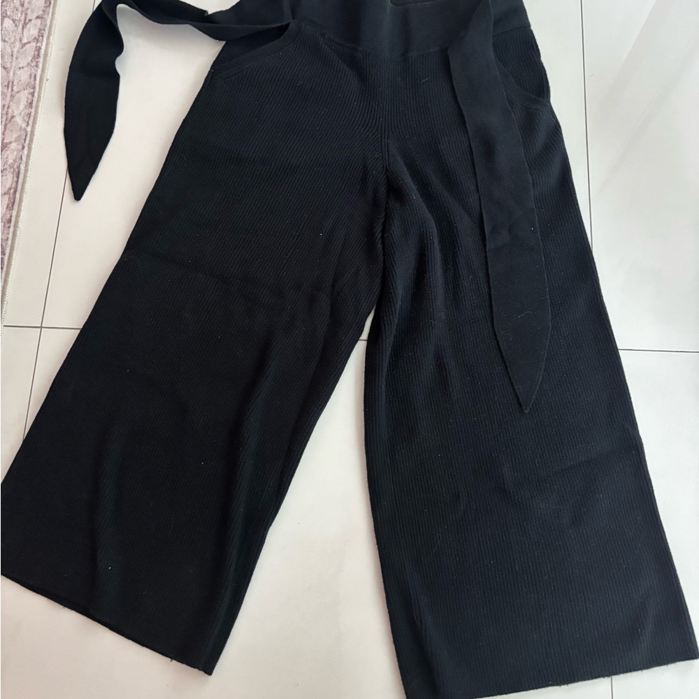 Saks Fifth Avenue Wide Legged Comfortable Capi Pants S